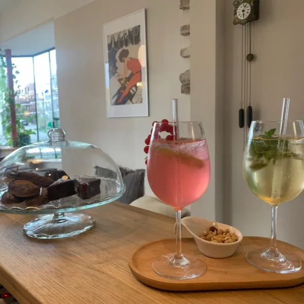 Kühle Spritz-Getränke vor heiße Sommertage mit deinen Freunden
